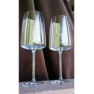 A Pair of fruity & delicate Vivid Senses Crystal wine glasses by Zwiesel